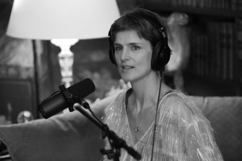 laatste bedrijfsnieuws over Bent u benieuwd geweest Wat zij in Dat Chanel Handbag draagt?  2