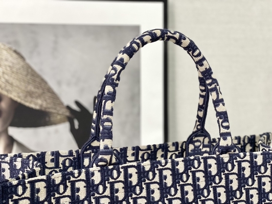 Blauwe Gemerkte de Schouderzak Christian Book Large van Dior Oblique Embroidery Canvas Navy