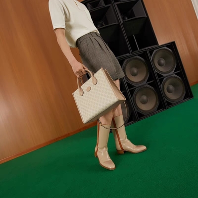 De kleine Opperste Gucci-Zak Tote With Interlocking G van de Canvasschouder
