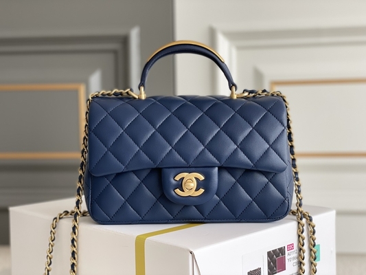 De Korrellamsvacht van kaviaarchanel mini rectangular caviar 2020 &amp; Goldtone-Metaal