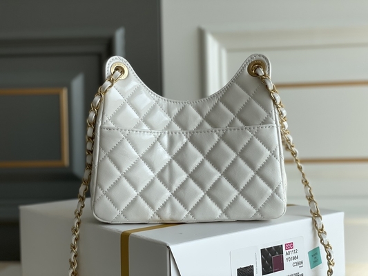 Klassieke Witte Kalfsleder Preloved Gemerkt Zakketting Chanel 2023 Cruisezakken