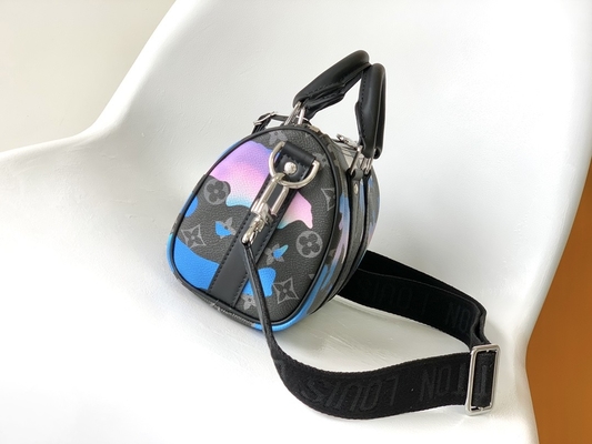 De Gemerkte Boodschapper Bag LV Keepall Bandoulière 25 van het zonsopgangmonogram Verduistering Zaal met een Weergeven