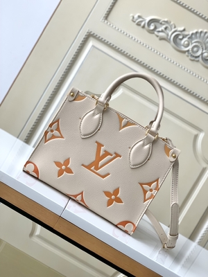 Het Reuzemonogram OnTheGo van de roomsaffraan de HEREN Louis Vuitton Messenger Bag For Ipad Mini