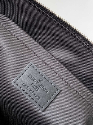 Gemerkte LV Keepall BandoulièRe 25 van Mensen Schaakbordboodschapper Bag