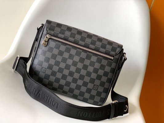 Louis Vuitton Branded Mens Bag-District PM Damier Boodschapper Bag Graphite Black