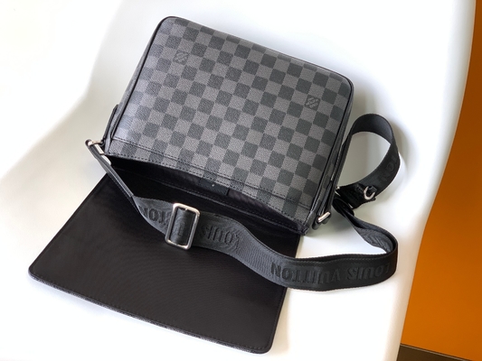 Louis Vuitton Branded Mens Bag-District PM Damier Boodschapper Bag Graphite Black
