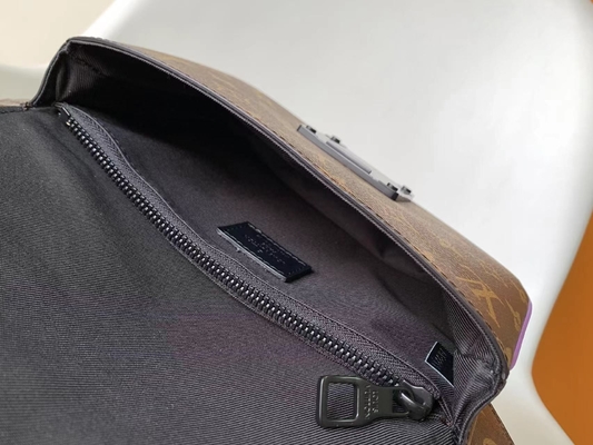 De Boodschapper van de de Zakzak van Louis Vuitton Monogram Macassar Barrel van het charmes Slot