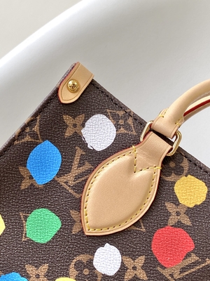LV X Yayoi Preloved Branded Bag Kusama OnTheGoMM Veelkleurig Monogram