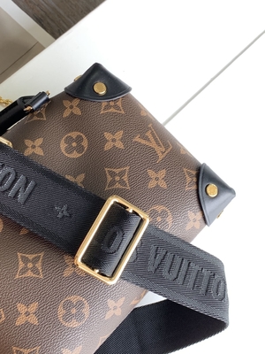 Tengere Malle Souple Empreinte het Monogram Bruine Zwarte van Louis Vuitton Custom Branded Bags