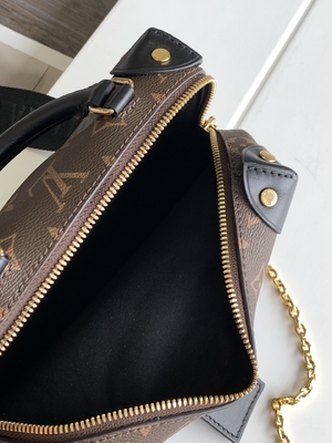 Tengere Malle Souple Empreinte het Monogram Bruine Zwarte van Louis Vuitton Custom Branded Bags