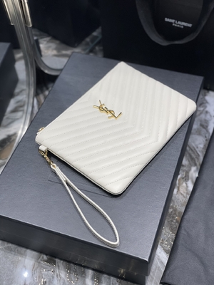 De monogram Gewatteerde Koppeling van de de Zakenvelop van het Leeryves saint laurent Gewatteerde Leer