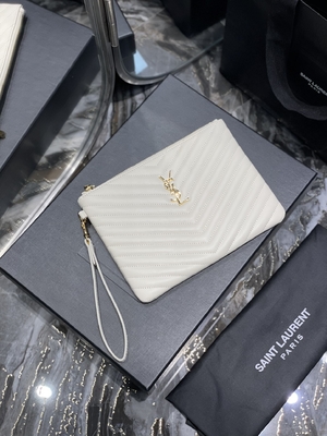 De monogram Gewatteerde Koppeling van de de Zakenvelop van het Leeryves saint laurent Gewatteerde Leer