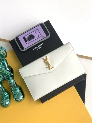 Het in reliëf gemaakte Leer Clutch Grain DE Poudre van Heilige Laurent Preloved Branded Bag Uptown