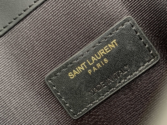 Het in reliëf gemaakte Leer Clutch Grain DE Poudre van Heilige Laurent Preloved Branded Bag Uptown