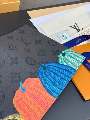 Louis Vuitton LV X van YK Mini Designer Purses Pocket Organizer Zwarte Pompoendruk