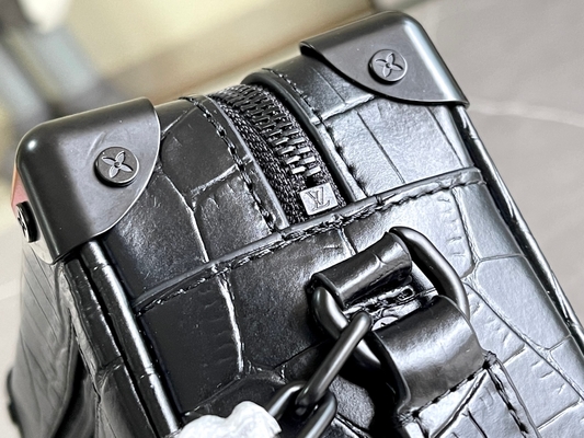 De Zachte Boomstam Mini Small Patent Leather van Crocodilienmatte black louis vuitton LV