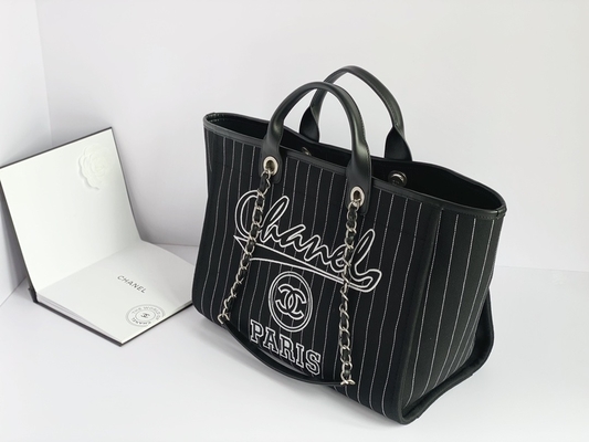 De grote Gemerkte Douane doet Katoenen Kalfsleder Chanel 2,55 Handtas in zakken Metalblack en Wit