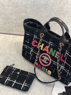 Van de de Zakkentweed van Sotheby van Chanel 2022 Douane Gemerkte van de het Strandzak FW de Regenboogtotalisator
